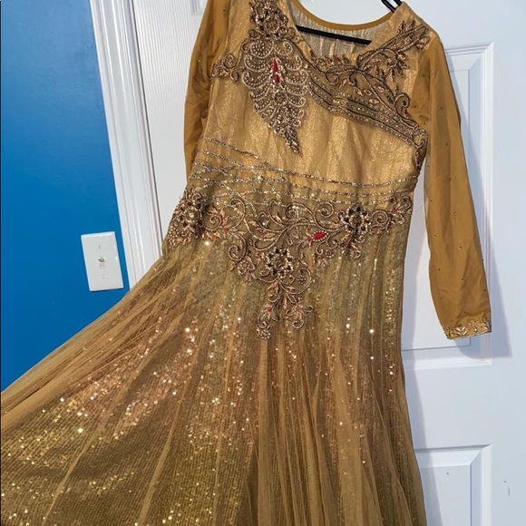 Preowned fully sequience lined gown in net. - Picture 2 of 5